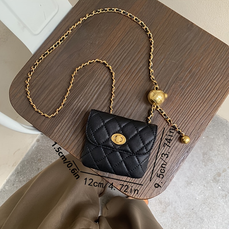 small waist chain bag for women, featuring a diamond pattern small waist chain bag for women, featuring a diamond pattern