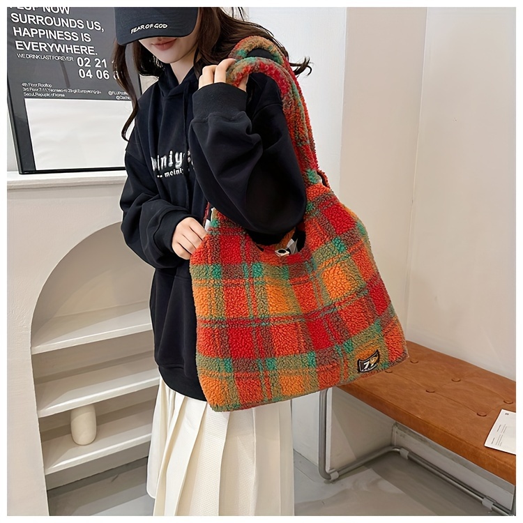 Everyday plaid fabric bag details