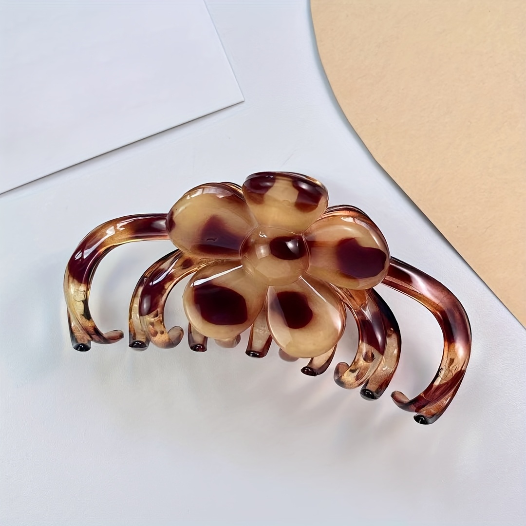 Image of 1pc Large Size Minimalist Korean Version New Leopard Print Hair Grab Clip With Multiple Flowers, Shark Clip At The Back Of , High-end Hair Clip Headwear