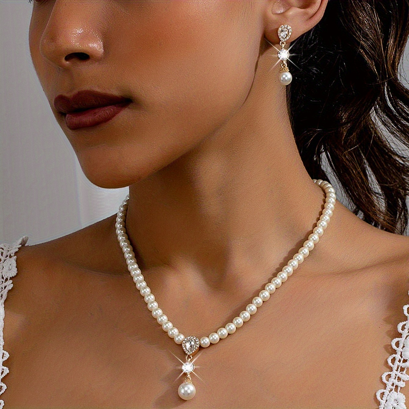 Image of A Vintage Elegant Classic Beaded Necklace And Earrings Set For Women, Accessories For Holidays, Birthdays, Dates, Balls, Banquets, Weddings, Parties, Vacations, Shopping, And Daily Commuting