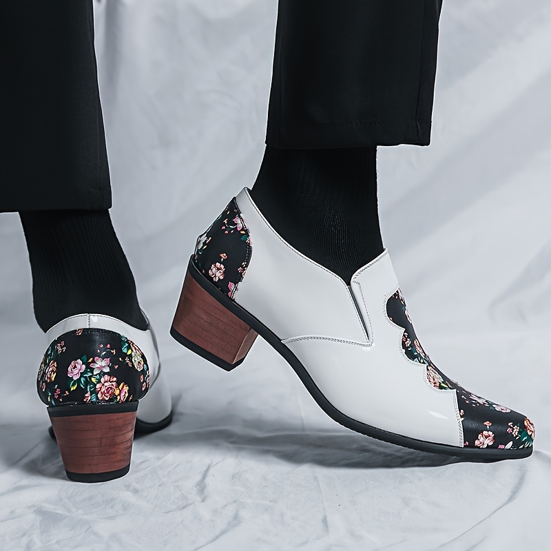 

Mocassins bas pour hommes, couleur unie avec motif floral, tige et doublure en cuir, semelle en caoutchouc, fermeture à enfiler, chaussures décontractées à talons hauts.