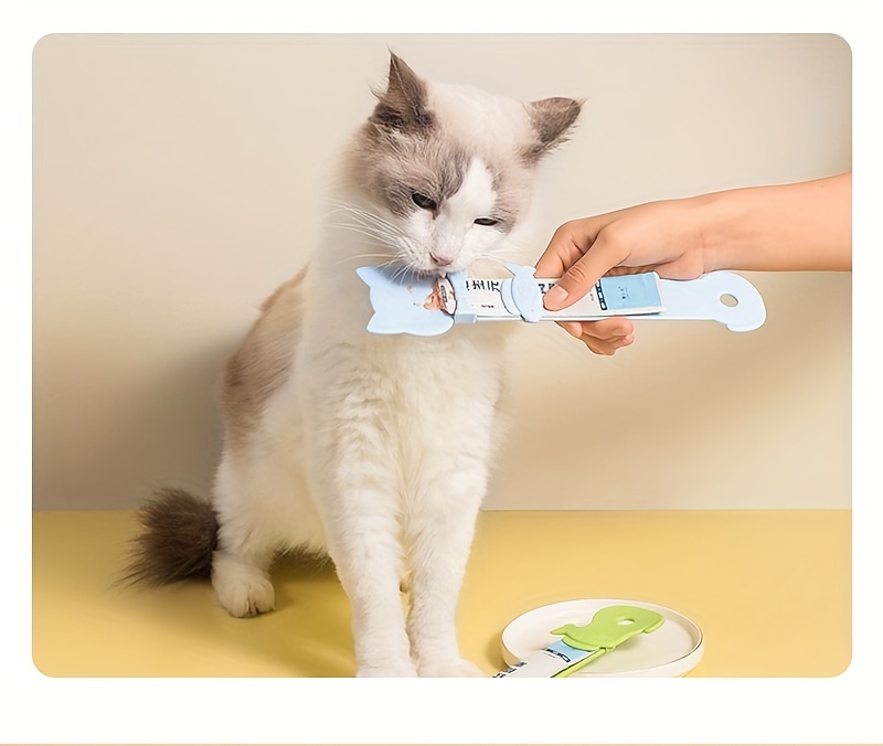   cat treat dispenser long handle lickable wet food feeder for cats durable plastic   spoon cat food feeding tool Product details 6