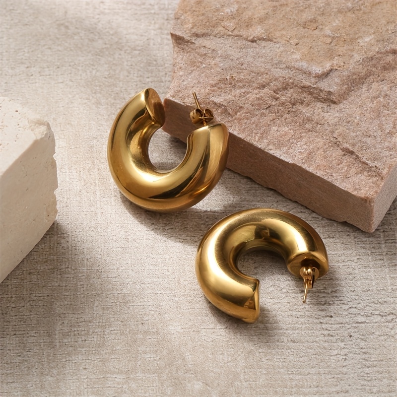 Minimalist Pendant Necklace & C-Shaped Polished Earrings Set