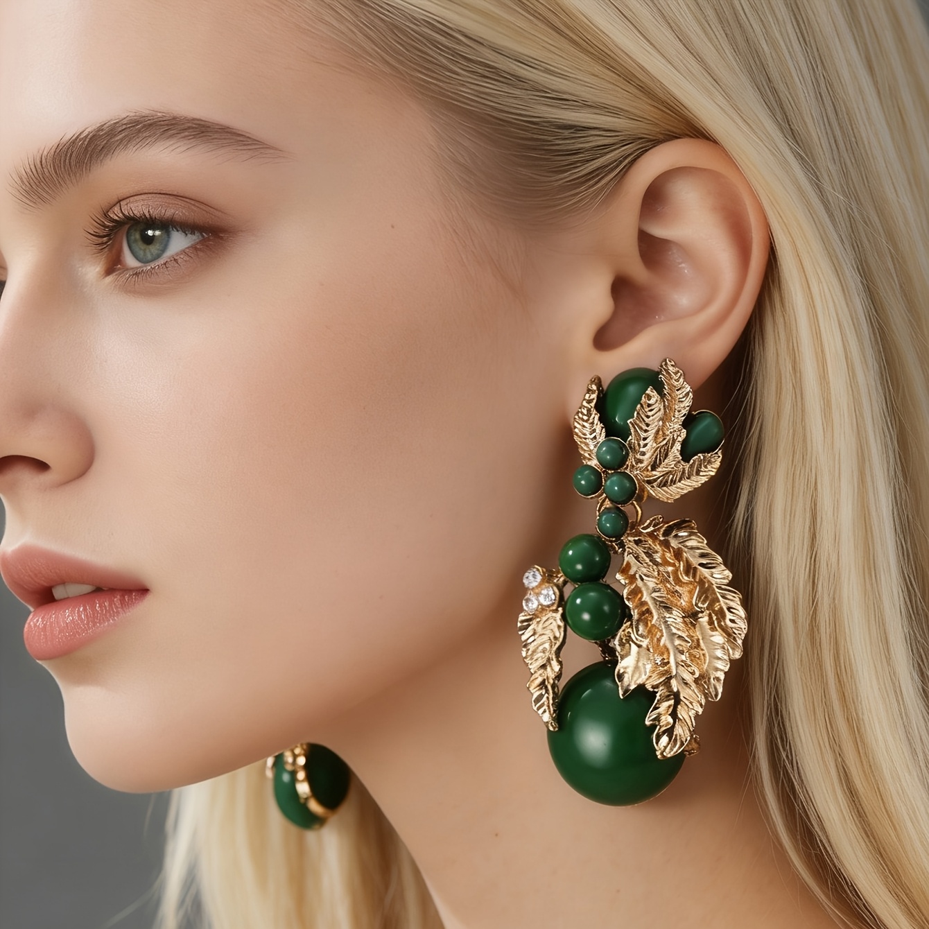 Vintage Elegant Sweet Resin Flower Ear Clips, A Pair