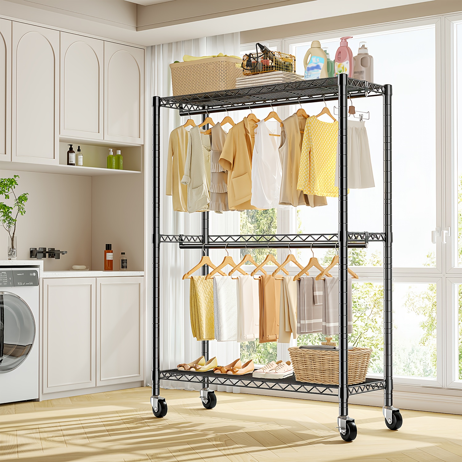 Mobile Clothing Rack With A Load Capacity Of 130 Kg, Featuring 2 Extendable Rails And An Adjustable Storage Shelf, Providing Space For Garments, Stable And Easy To