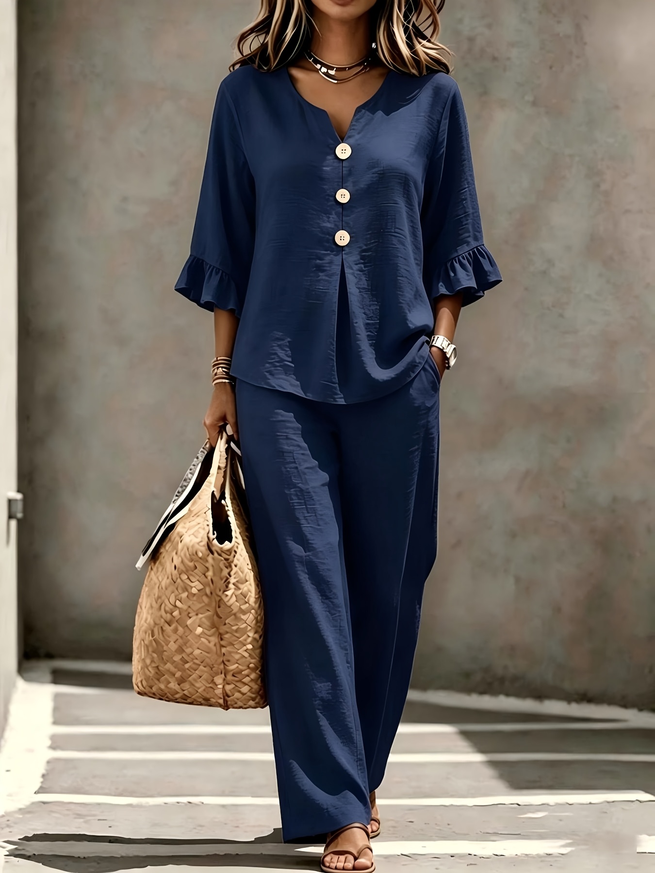 imagen del artículo conjunto de 2 piezas para mujer: blusa y pantalón   de     casual con botones, cuello  , volantes y   de  