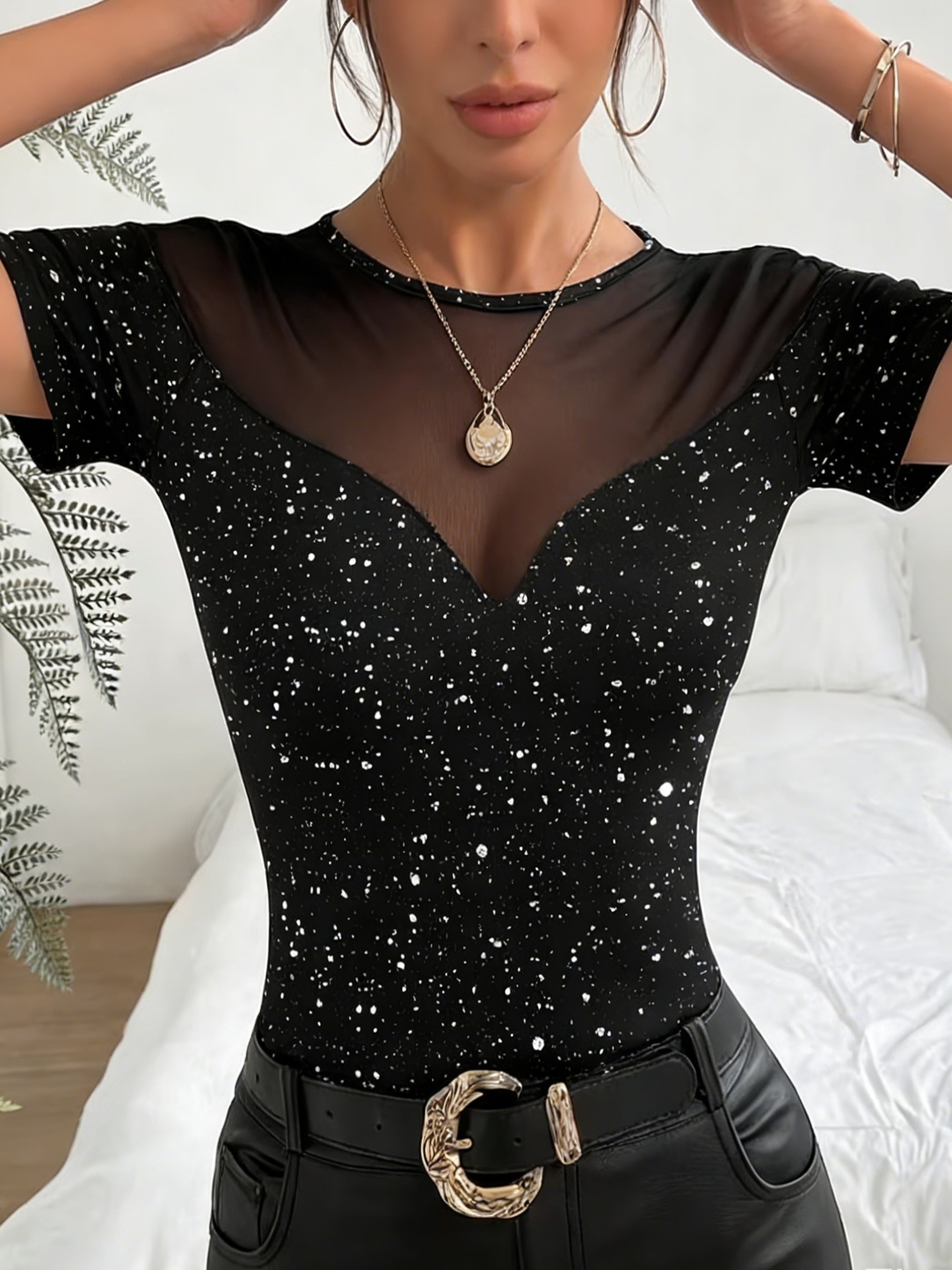 T-Shirt Slim-Fit con Inserti in Mesh e Paillettes, Top da Cerimonia