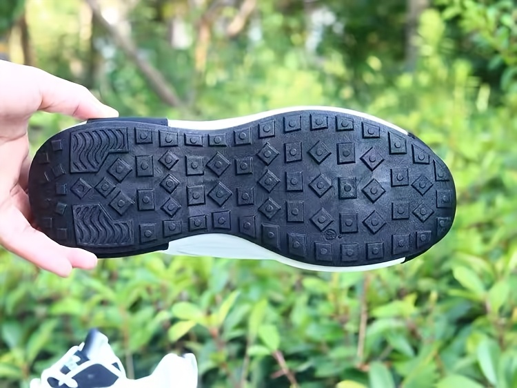 Men's Shoes 2025 Spring/Autumn New Style, Breathable High Quality Fashion Trendy Versatile Soft-Sole Anti-Slip Wear- Casual Running Sneakers