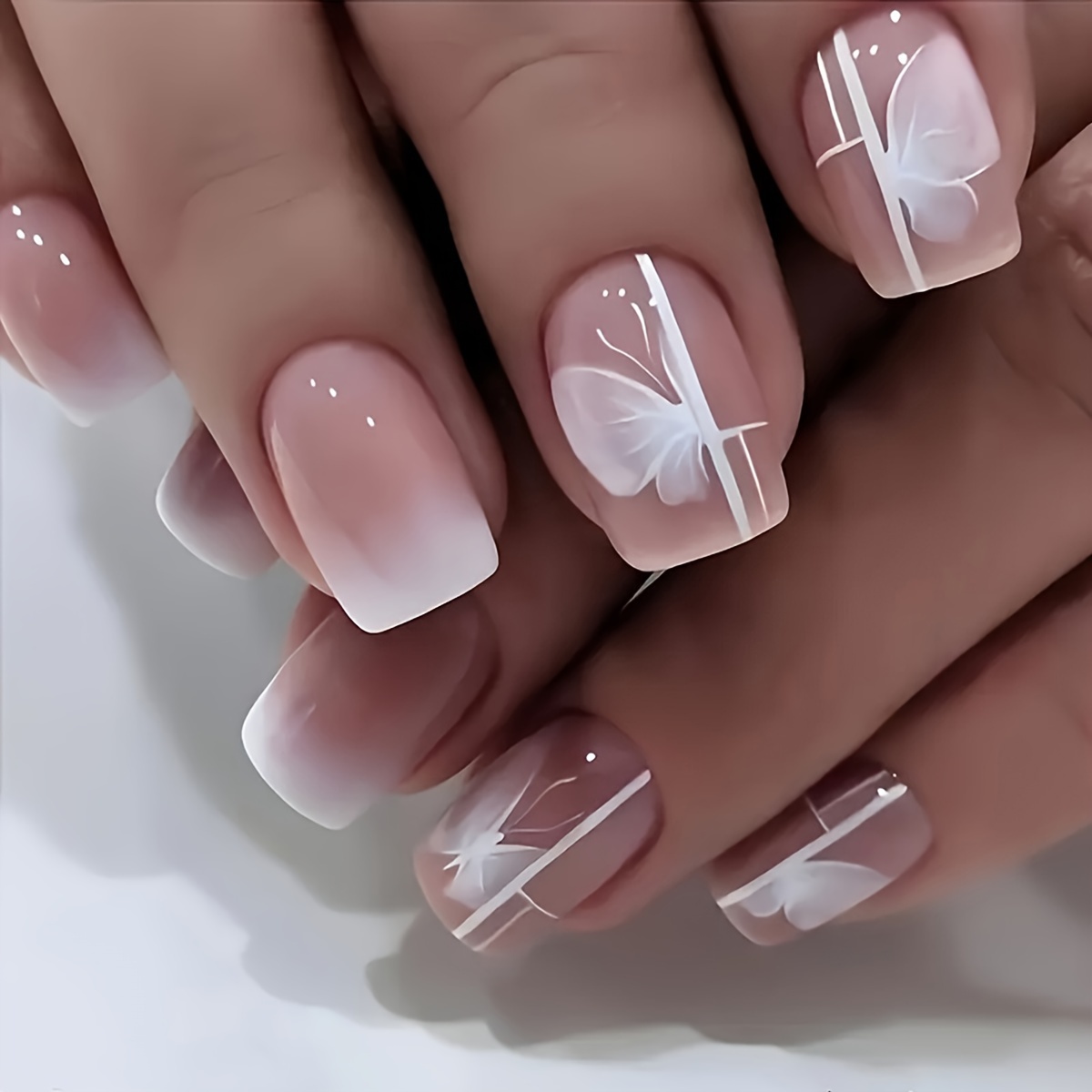 24pcs Short Square Press-on Nails - White Gradient Design Glossy Reusable Fake Nails For , Easy Application Nail Art For Everyday Or Special Occasions, Nails Accessories