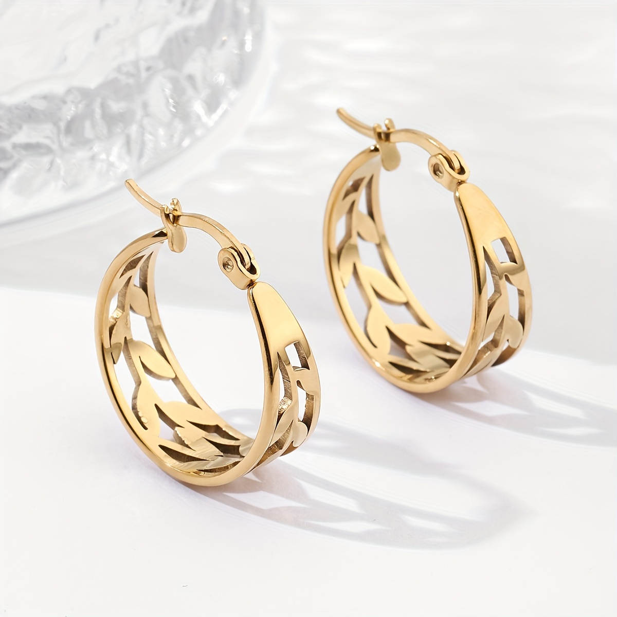 

Elegant Golden-tone Hollow Hoop Earrings, Stainless Steel Vintage Design For Couples - Intricate Leaf Pattern Detail, Cute Earrings