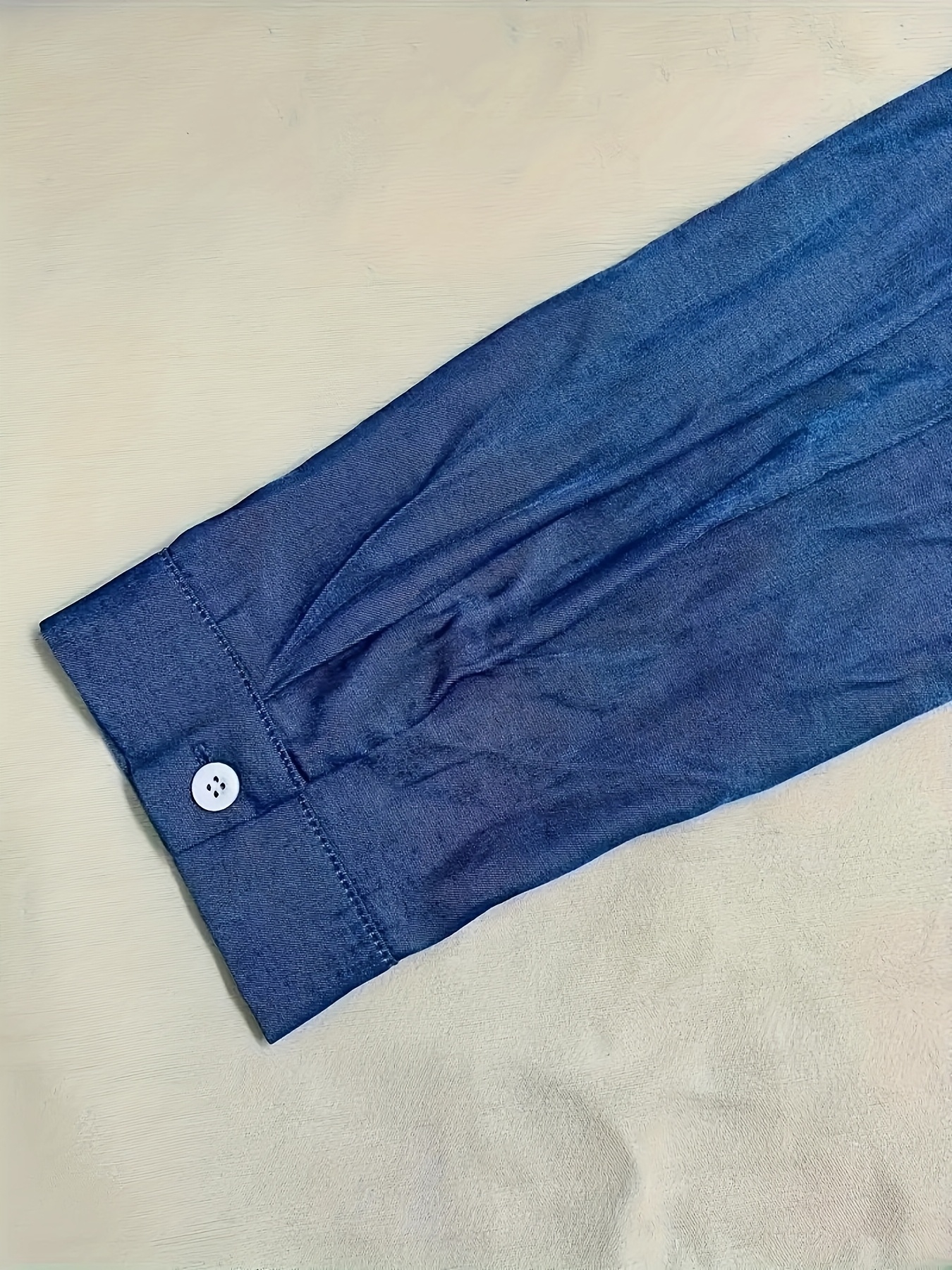 فستان نسائي طويل بياقة بأزرار وأكمام ثلاثة أرباع، قميص صيفي فضفاض وعصري بفتحة. تفاصيل المنتج 4