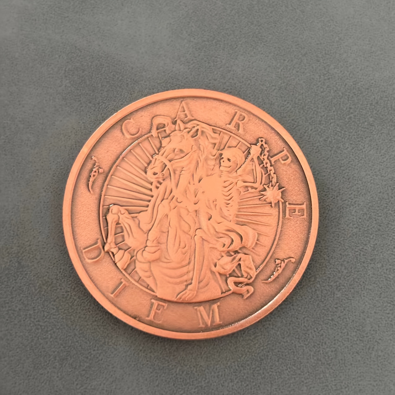 1 шт. монета с 3d-рельефным черепом - железный  , батарейки не требуются,   для вечеринок и мероприятий подробные сведения 4