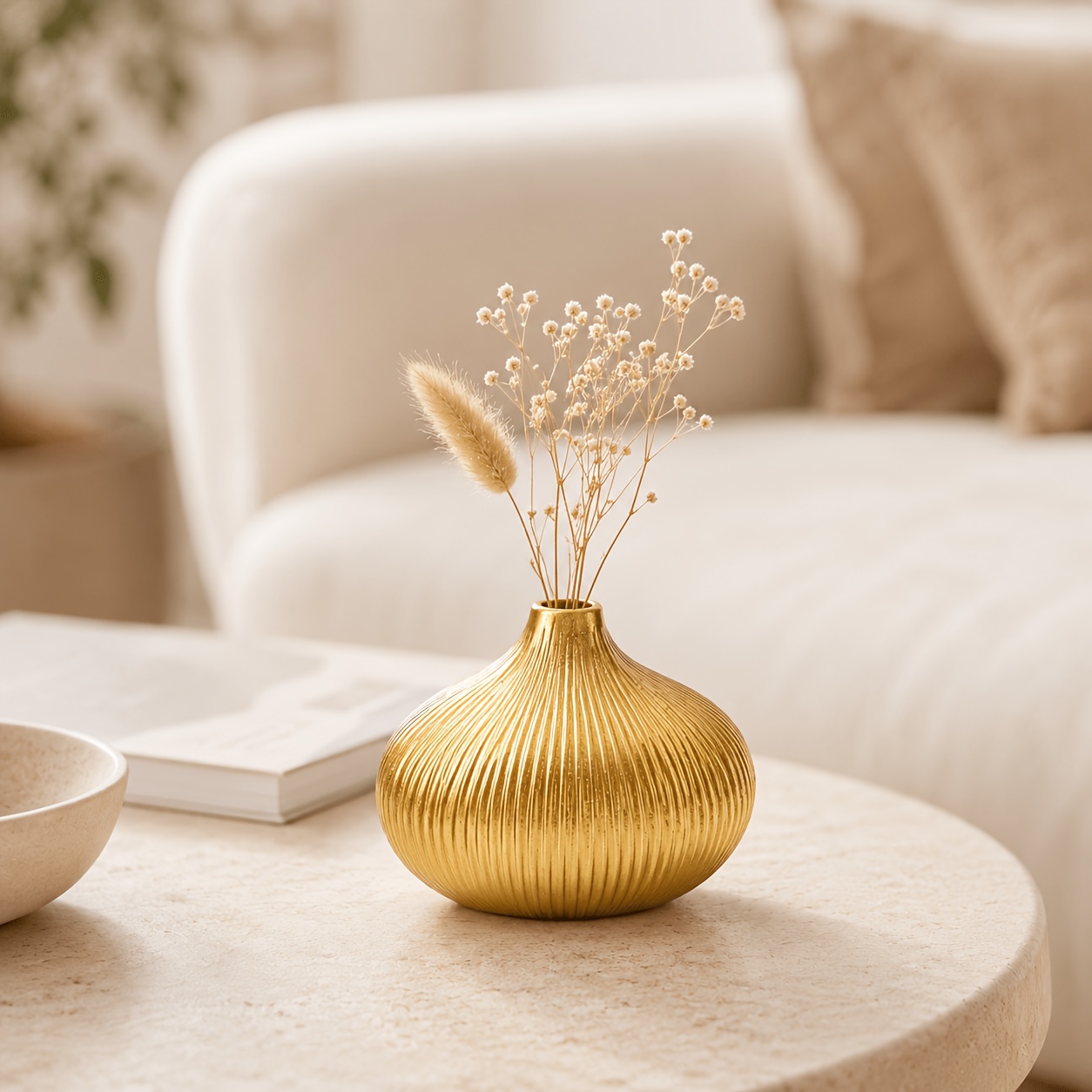 Image of 1pc Style Golden Striped Resin Vase, Modern Luxurious Cylindrical Flower Pot, Suitable For Home Decor, Tabletop Floral Arrangement, No Electricity Or Battery Required