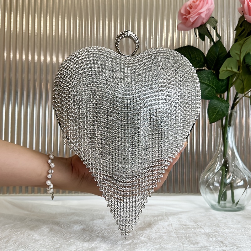 Scarica Disegno a forma di cuore in bianco e nero con forme circostanti