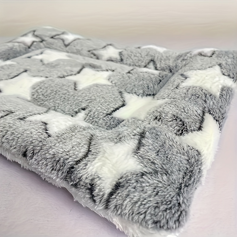 1pc Ultra-Soft &amp; Extra-Thick Plush Pet Mat - Star-Patterned Flannel Cushion for Cats &amp; Dogs, Non-Slip Bottom, Cozy Warmth, Machine Washable, Indoor Comfort for All Breeds, Antislip Pet Accessory | Plush Pet Cushion | Durable Polyester, Plush Area Rug