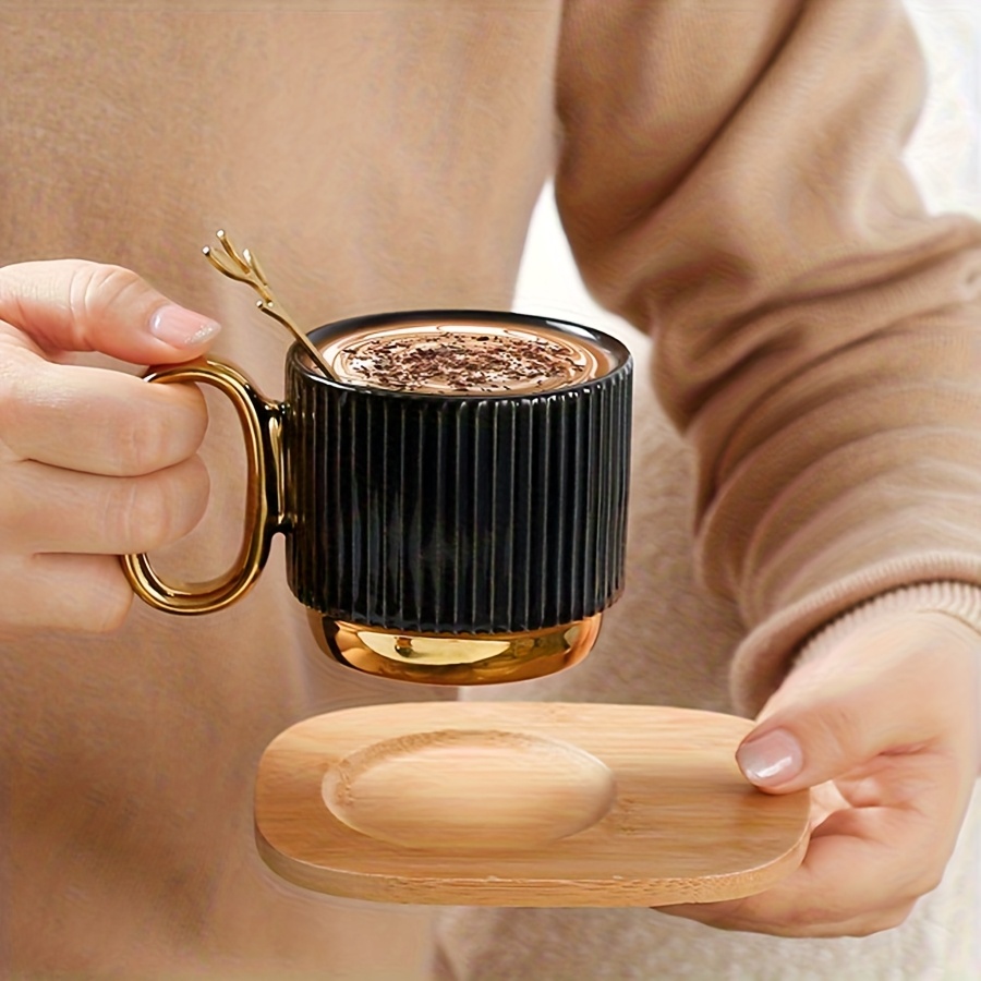 1Set Light Luxury Coffee Cup Set with Saucer And Spoon, Elegant Striped Design Ceramic Matcha Cup Espresso Cup with Bamboo Wood Saucer, Exquisite Breakfast Cup Saucer Spoon Set for Coffee Milk Juice Cocoa Matcha