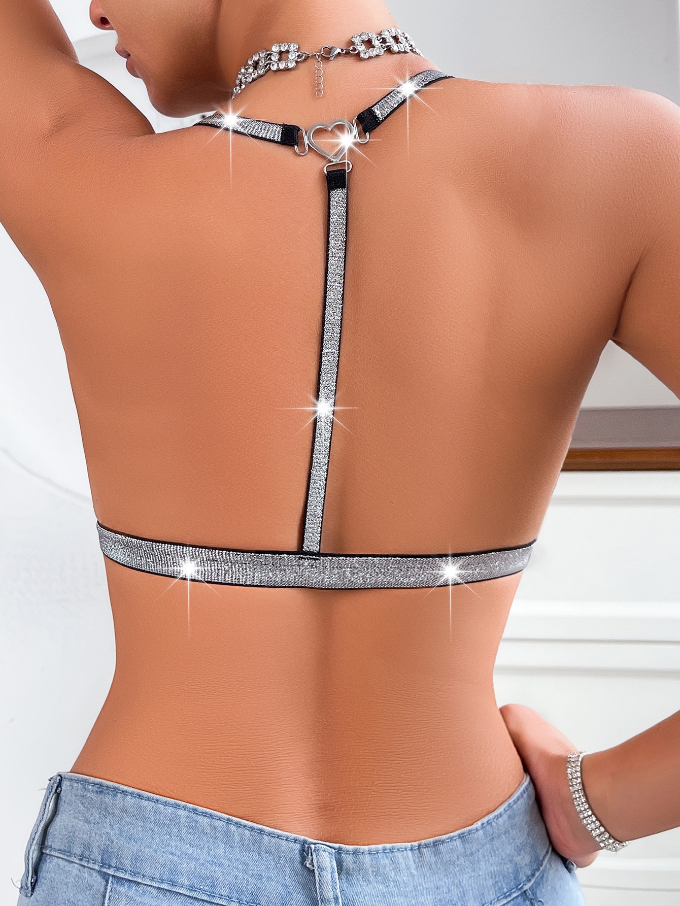 Dames push-up bh met voorsluiting, kanten details, open rug en halternek, zonder beugel.