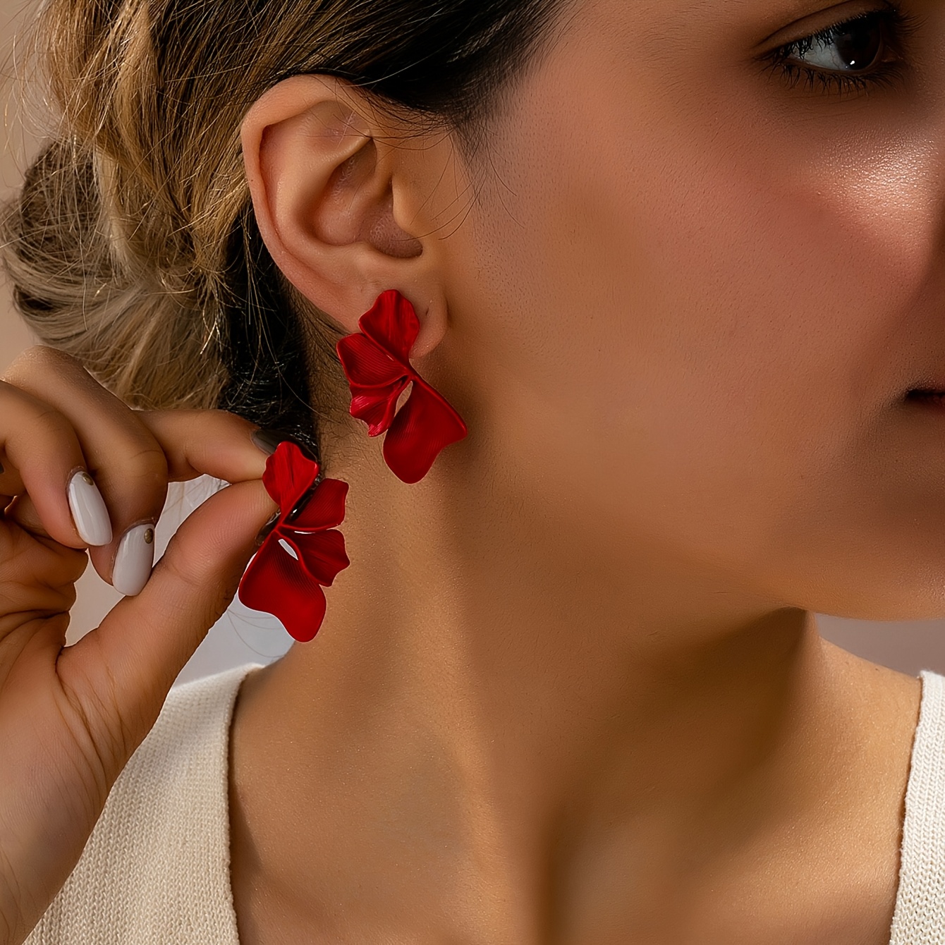 TEMU A Pair Of Fashionable Minimalist Bohemian Style Multicolor Alloy Painted Petal Earrings, Exquisite Accessory Jewelry, Perfect Valentine's Day