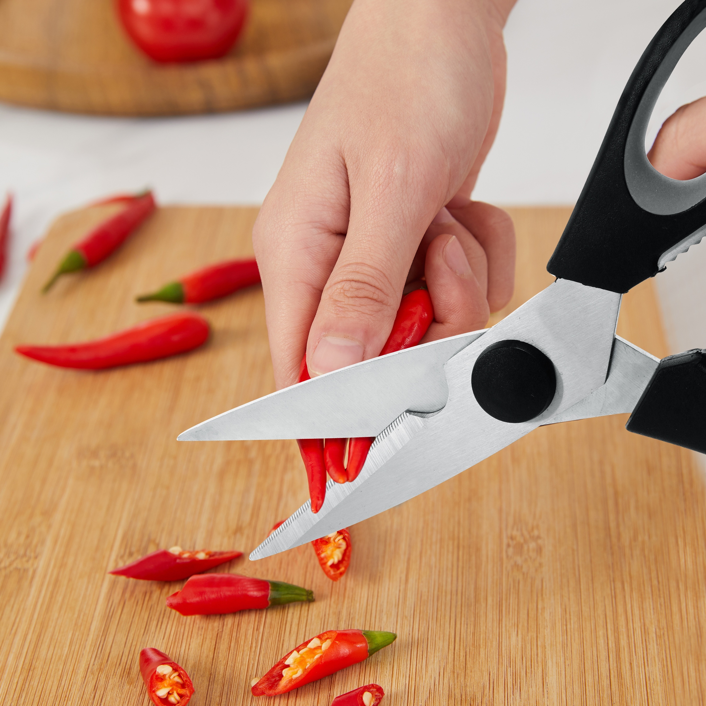 Damascus Patterned Stainless Steel Knife Set, Professional Kitchen Knife Collection, Chef'S Knife, Slicing Knife, Peeler, And Scissors, Made of High-Carbon Stainless Steel with Ultra-Sharp Blades, Featuring Non-Stick Ergonomic ABS Handles, Perfect for Home Use, Travel, And As a Gift Set.