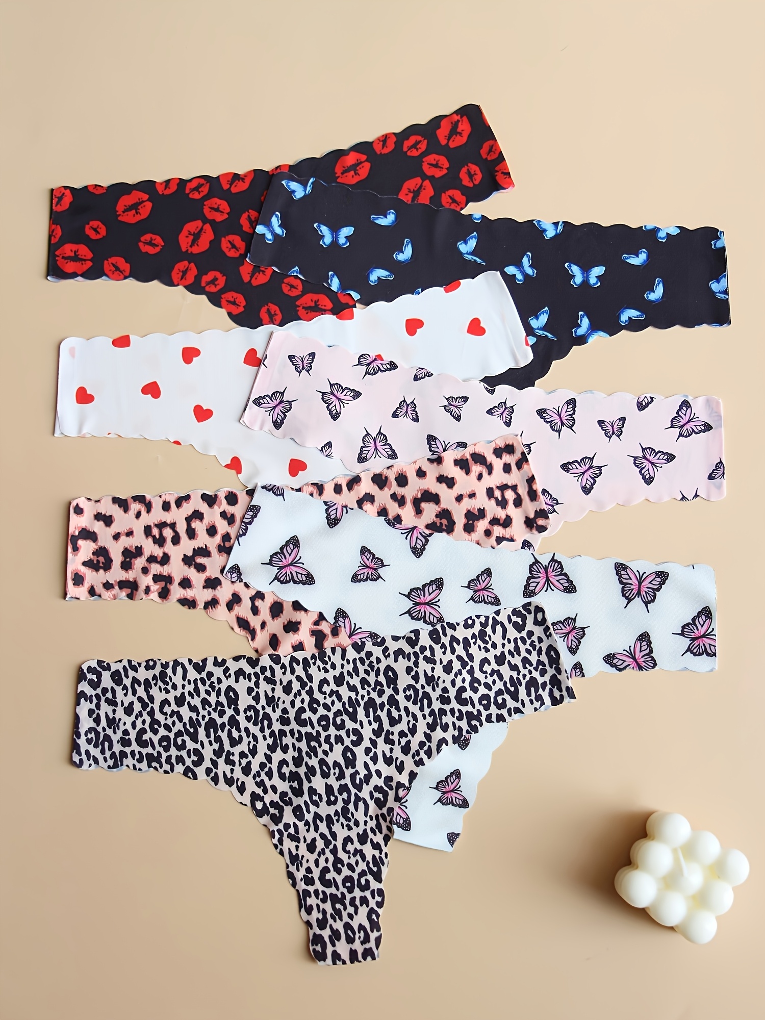 A Random Set of 7 Printed Women'S Seamless Underwear, Featuring Soft And Comfortable Large-Sized Panties Made from, Adorned with Cute Butterfly, Heart, And Red Lip Patterns.