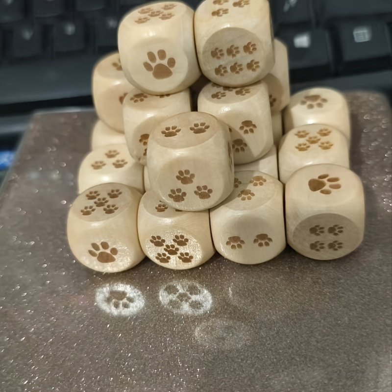 6pcs Wooden Novelty Bear Paw Pattern Dice for Board Games