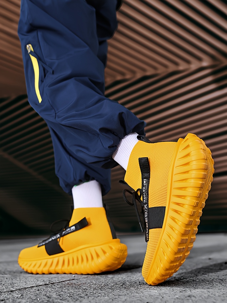 Men's Lightweight Sneakers with Non-Slip Rubber Sole, Low-Top Dad Shoes for All-Day Comfort, Suitable for Fitness, Running, and Walking. Features Lace-Up Design, Durable Nylon Upper, Versatile for Casual and Formal Wear, Trendy and Stable Fit