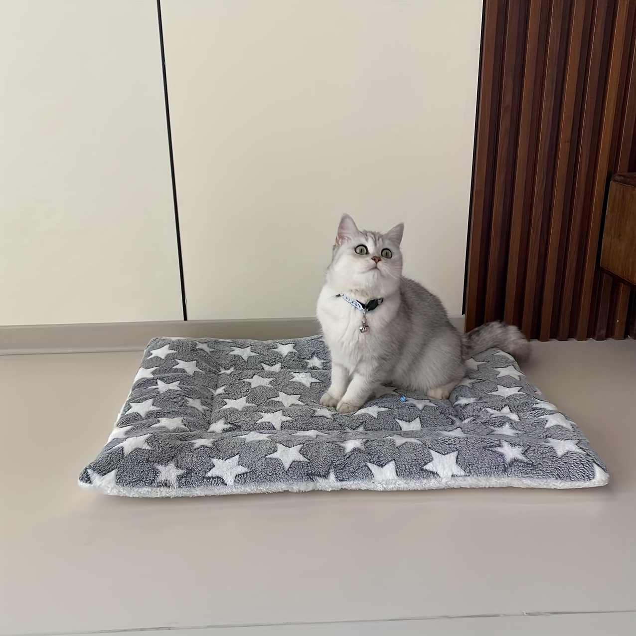 cozy   plush pet mat soft thickened warm blanket for   machine washable durable polyester ideal for autumn     star patterned design pet sleeping ma Product details 8