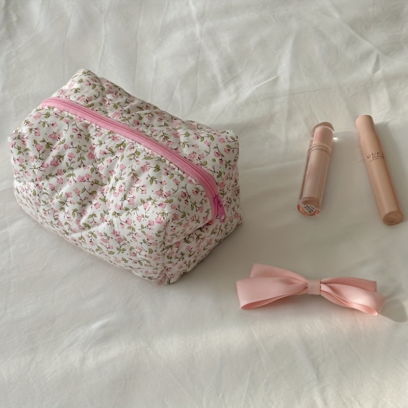1pc Large Capacity Storage Bag Quilted Pink Floral Makeup Bag Travel Skincare Storage Zipper Bag Portable Storage Bag Soft Bag