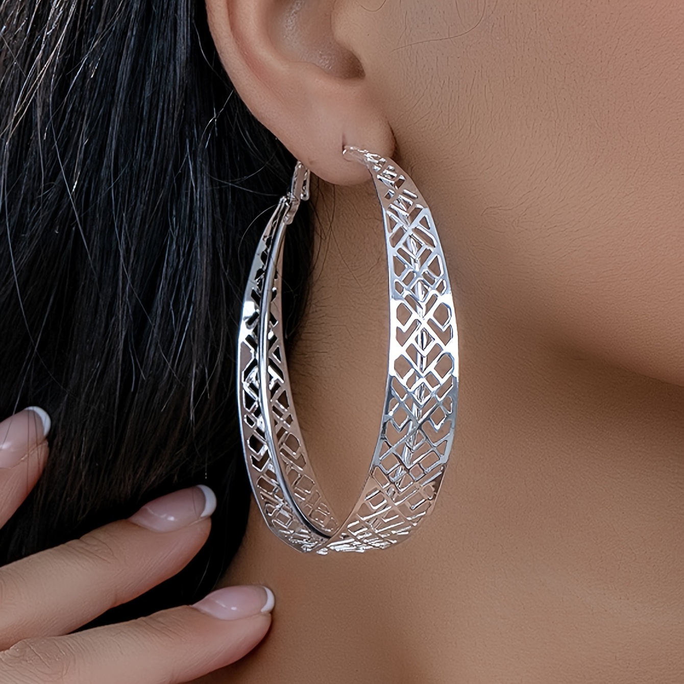Image of A Pair Of Fashionable And Easy Hollow Metal Hoops Women's Holiday Birthday Dating Prom Party Vacation Shopping Daily Additions