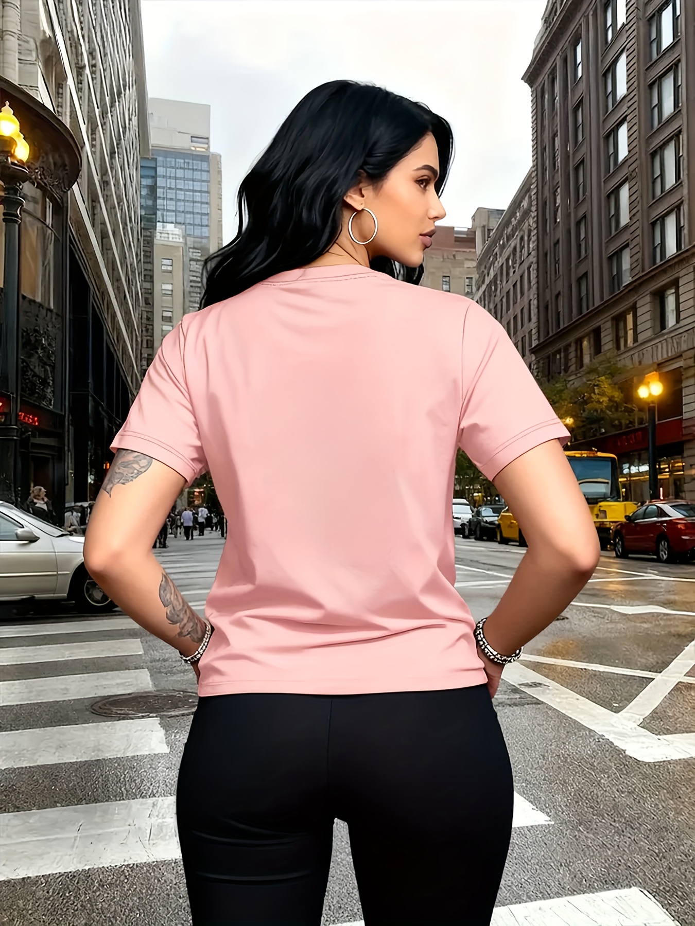T-shirt Femme Y2K — Cerises Dorées & Diamants T-shirt Y2K pour femme à imprimé cerises dorées avec embellissements en diamant - Haut respirant à col ras du cou compatible avec une blouse | Essentiel de la garde-robe printemps-été | T-shirt décontracté léger adapté aux fêtes, cadeaux et tenues décontractées