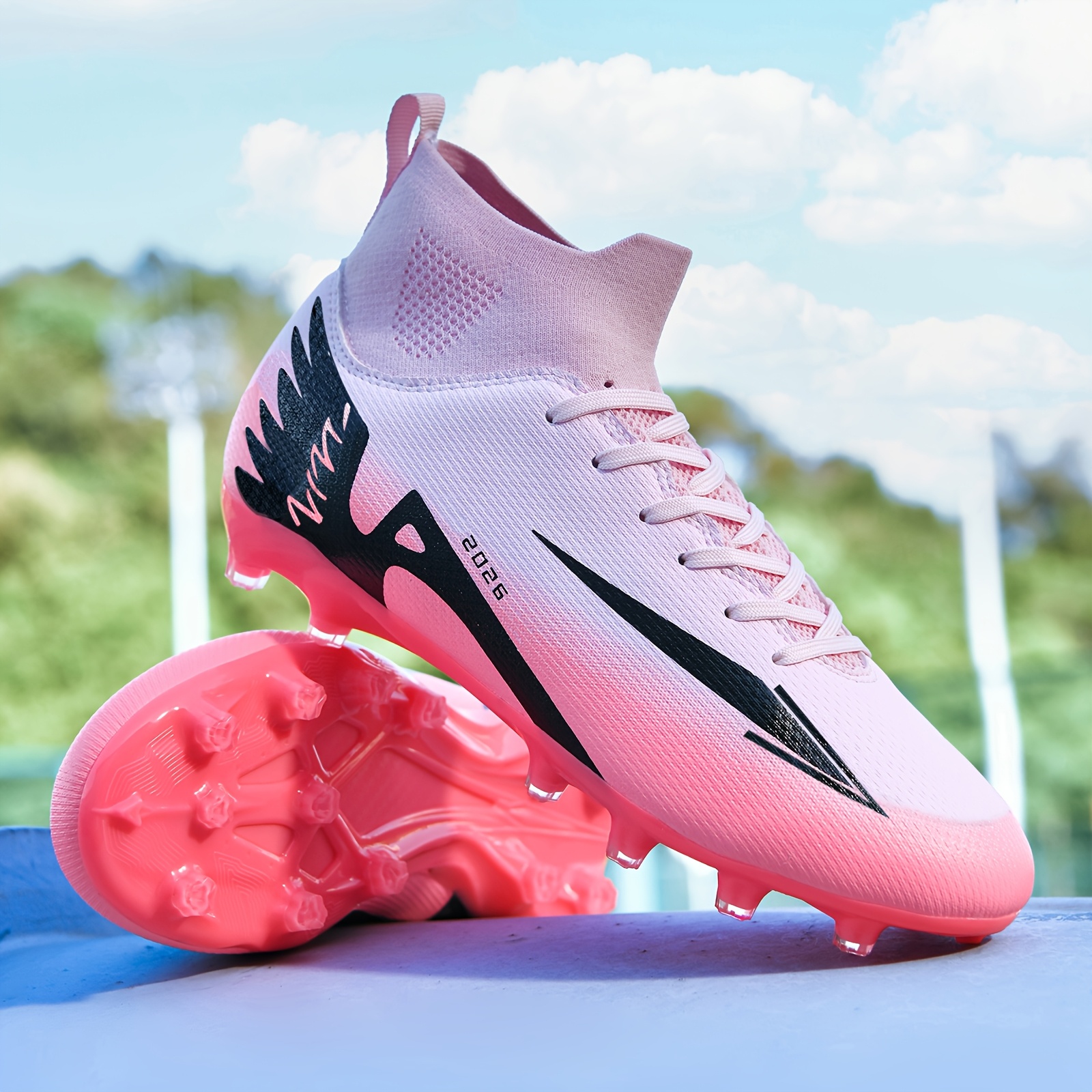WEJIESS / Botas de Fútbol - Tacos AG Antideslizantes con Púas de Tracción, Zapatos de Entrenamiento Transpirables de Caña Alta para Césped, Césped Sintético y Partidos al Aire Libre, Ligero con Parte Superior de PU para Todas las Estaciones () - Compatible con Convencionales, para Adolescentes