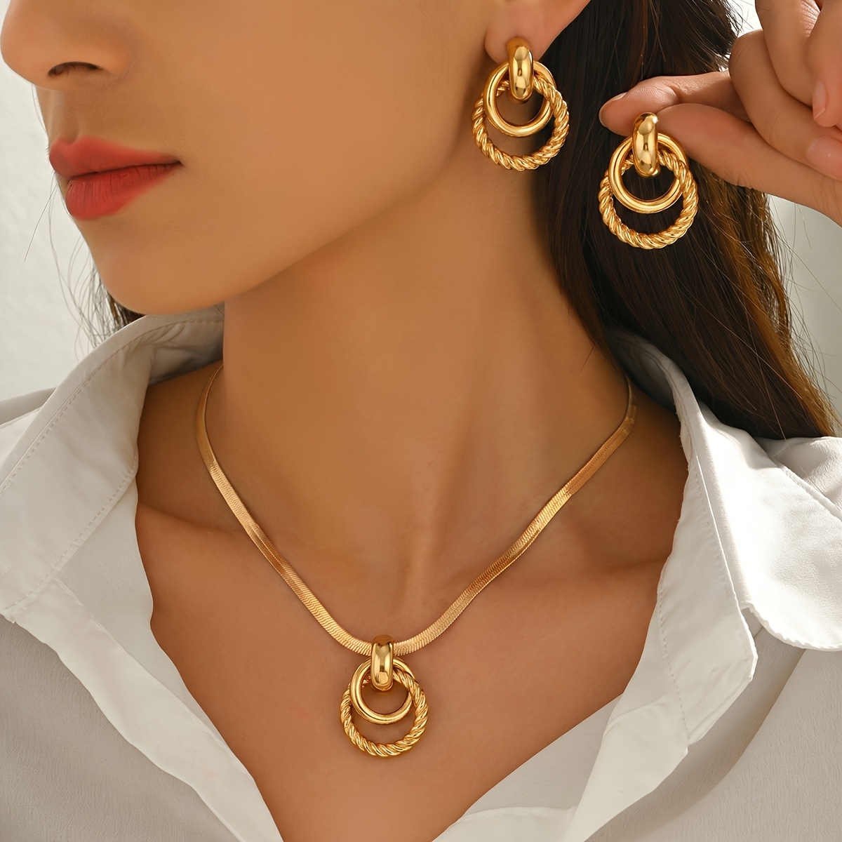 TEMU 2pcs Set: Middle Eastern Necklace + Stud Earrings Women's Jewelry Set, Fashionable And Trendy, Metallic Geometric Style, Multi-circle Pendant,