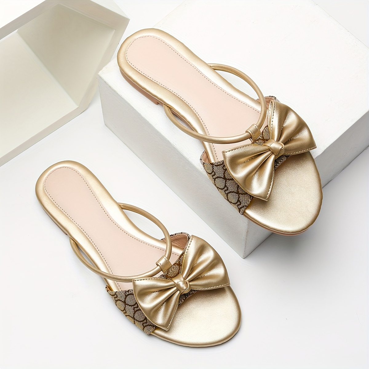 New Stylish And Versatile Flat Sandals with a Gentle Fairy Bow, Perfect for Beach Outings, Travel, And Everyday Commuting., Women Shoes