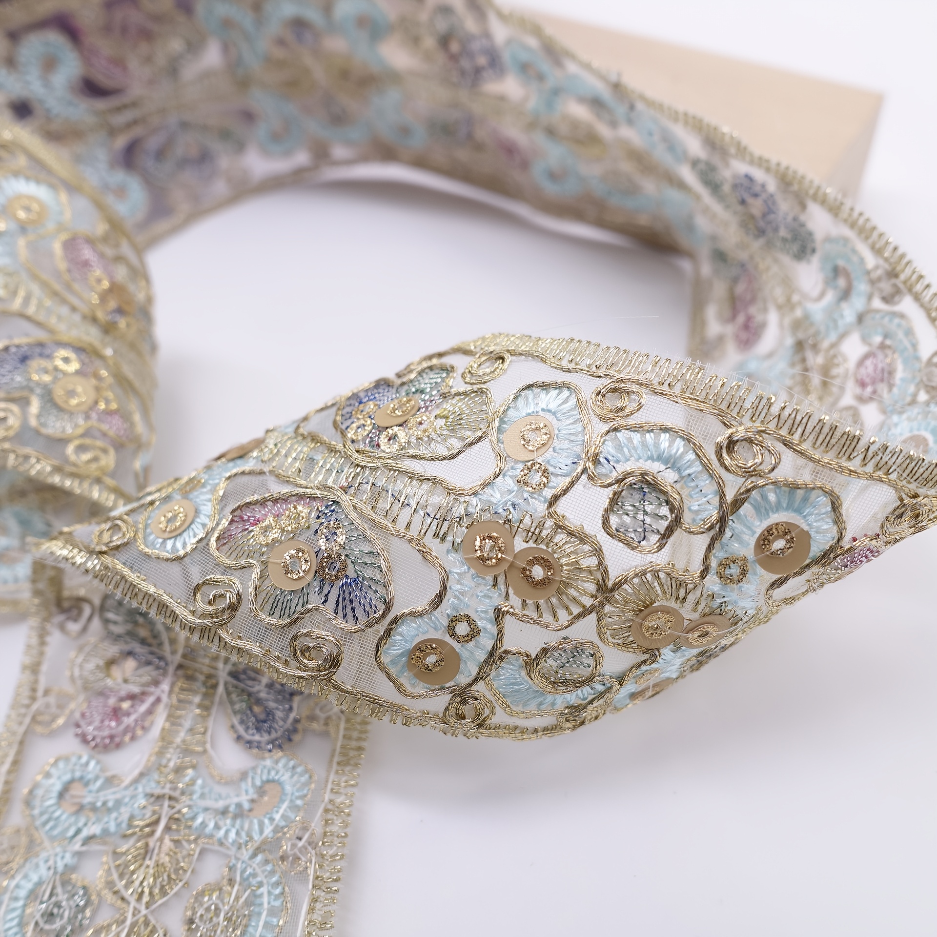 TEMU Pizzo Ricamato a Maglia da 4,3 cm con Paillettes Iridescenti Blu-Dorate, Motivo Vintage. per Decorazioni per la Casa, Cucito, Abbigliamento,