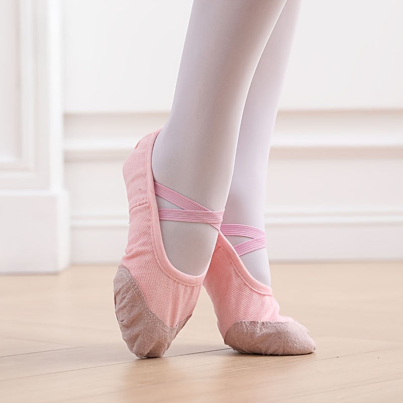 Children's Soft-Sole Dance Shoes, Kitten Paw Style Ballet Flats with No-Tie Design for Practice and Performance in Genuine Leather