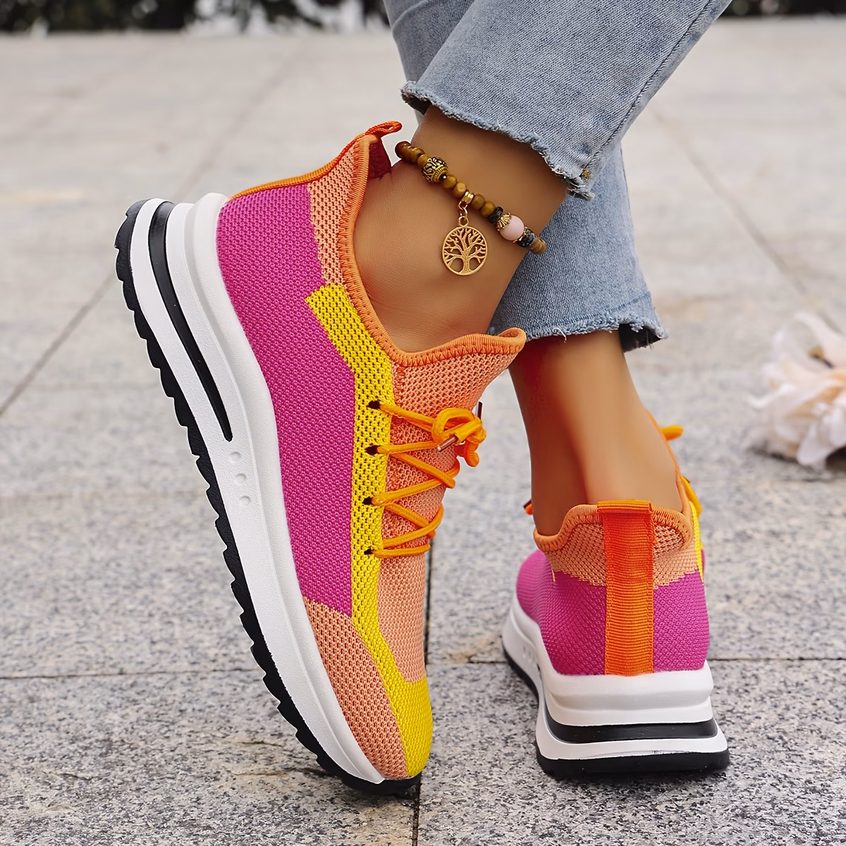 chaussures de sport tricotées, légères et polyvalentes pour femmes, disponibles en orange, jaune et rouge. chaussures pour femmes, baskets 0