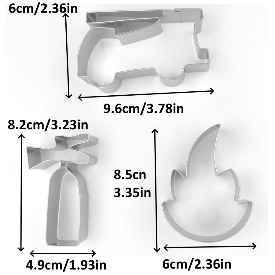 E-shop Dieses Set enthält drei Formen in Form Feuerwehrautos, Feuerlöschers und einer kleinen Flamme. Hergestellt aus Edelstahl sind diese Formen zum