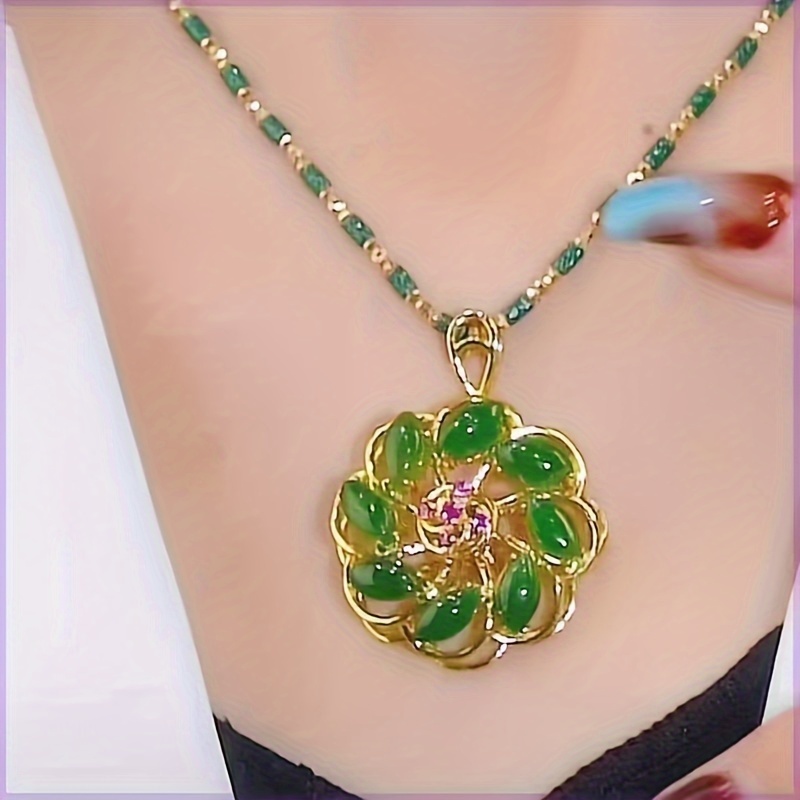 

1pc Crystal Decorated Green Jade Flower Necklace, Senior Vintage Design Necklace, Jewelry Bags, Mother's Day Gifts, Birthday Gifts, Clothing Accessories, Holiday Gifts