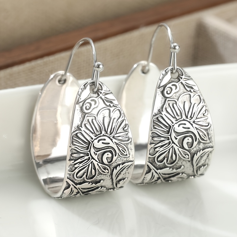 E-shop Böhmische minimalistische Rosen Ohrringe für Damen, Vintage Farben, Kupfer Produkte, Blumen Ohrhänger Party Schmuck