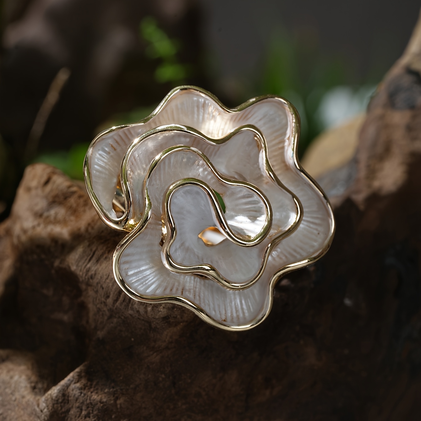Women's Cring Coco Flower Ring with Glass Inlay