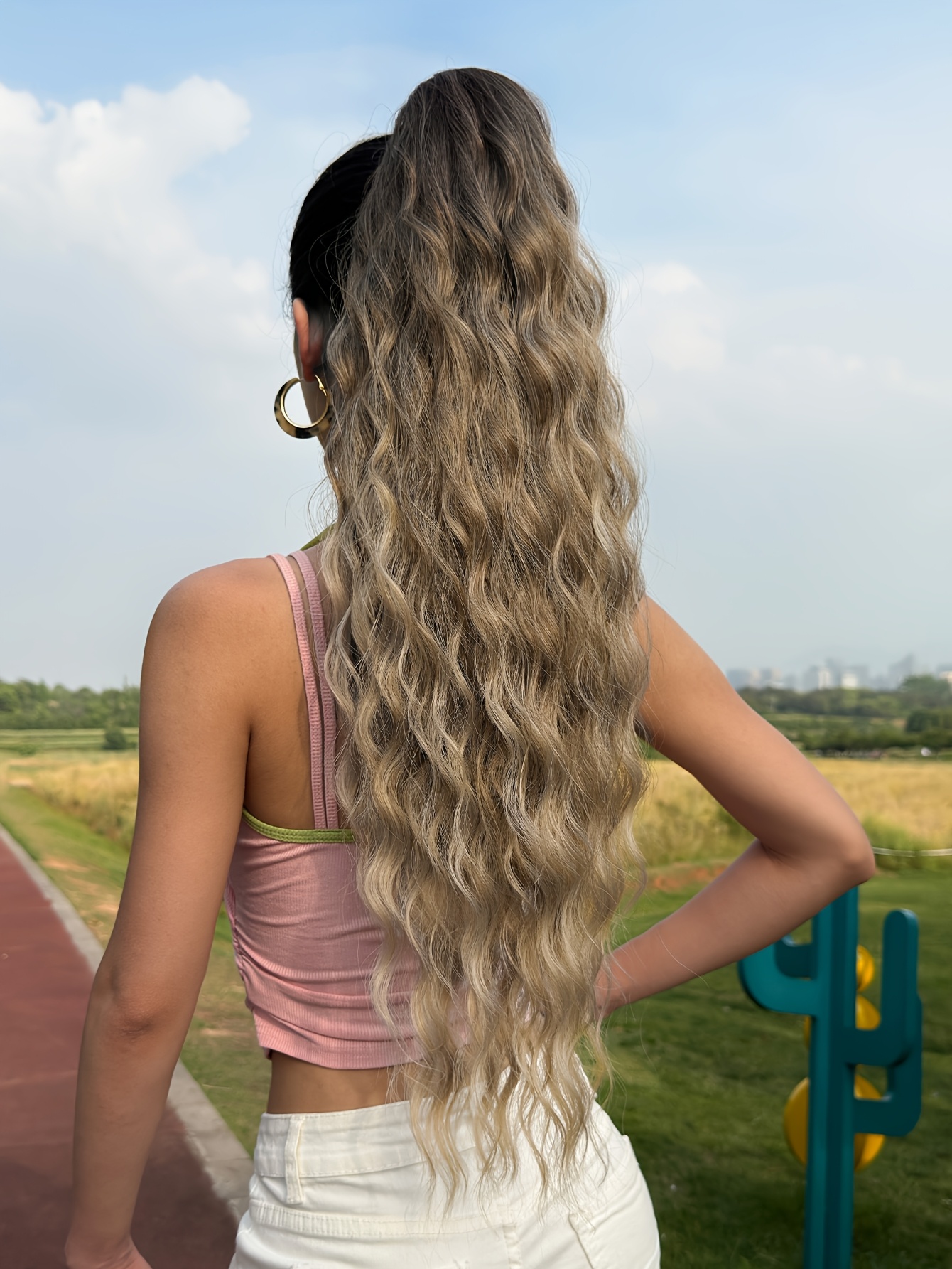 ombre colored claw shaped ponytail extension hair accessory 26 inch water wave heat resistant synthetic ponytail wig for women dark brown to blonde gradient   daily use ponytail wigs hair styling versatile hairpiece heatresistant fiber details 3