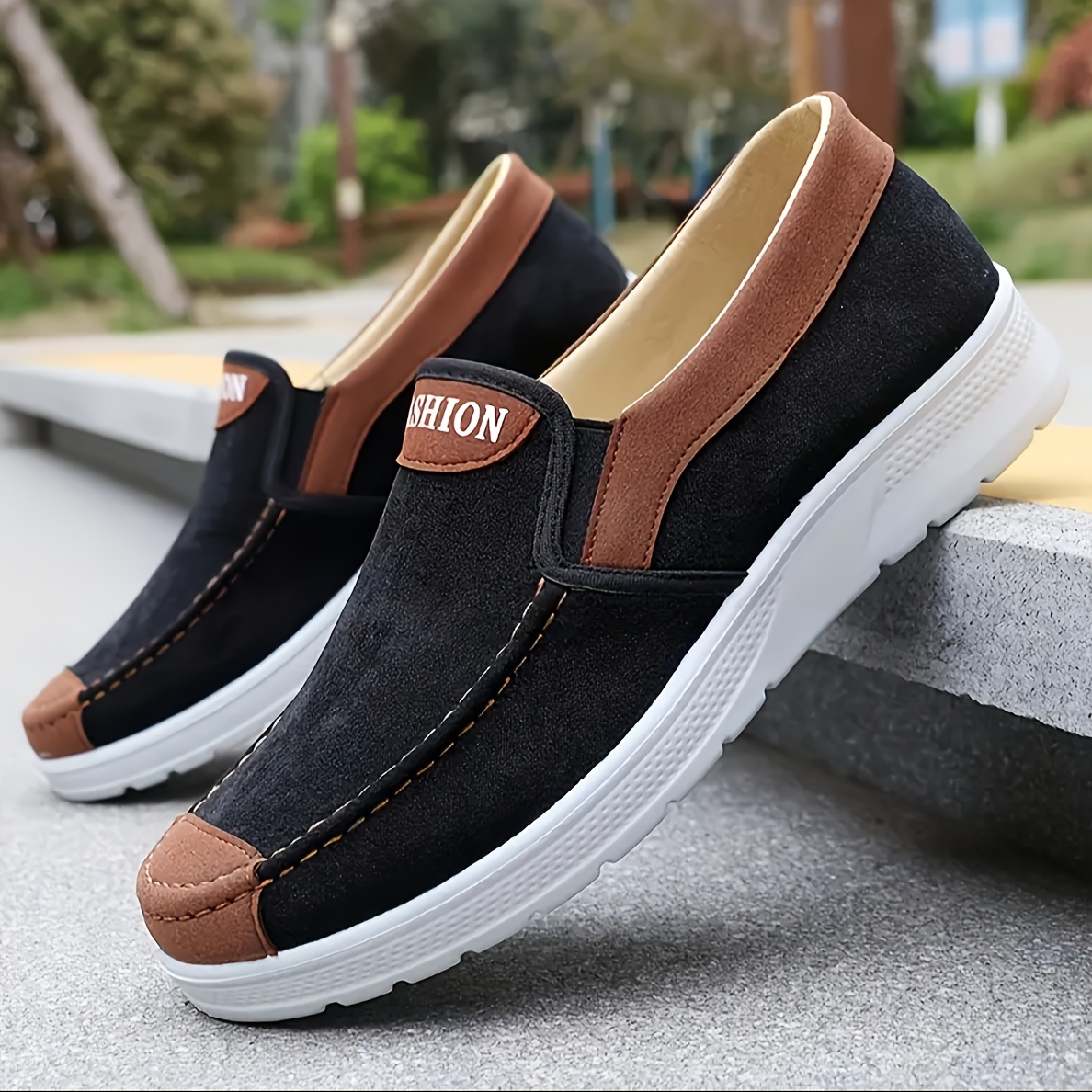 A Pair of Men's Casual Sports Training Fitness Shoes - Solid Color,, Round Toe, Lightweight Fabric Upper, Non-slip Synthetic Outsole, Breathable Fabric Lining, Suitable for Outdoor Running and Daily Wear - Spring/autumn