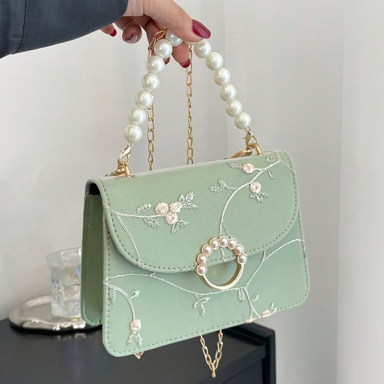 E-shop Neue bestickte Ein-Schulter-Tasche im chinesischen Stil, kleine quadratische Tasche, Kettchen-Handtasche, Damen-Umhängetasche im nationalen Stil