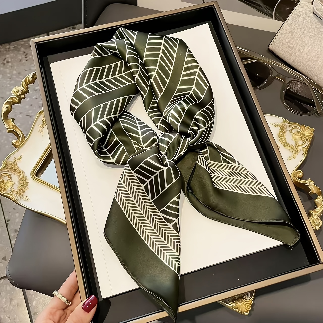 E-shop Neuer Frühling/Herbst Schal für Damen, Modischer Vielseitiger Schleifen-Dekoschal, Hochwertiger Profi-Kleiner Halstuch