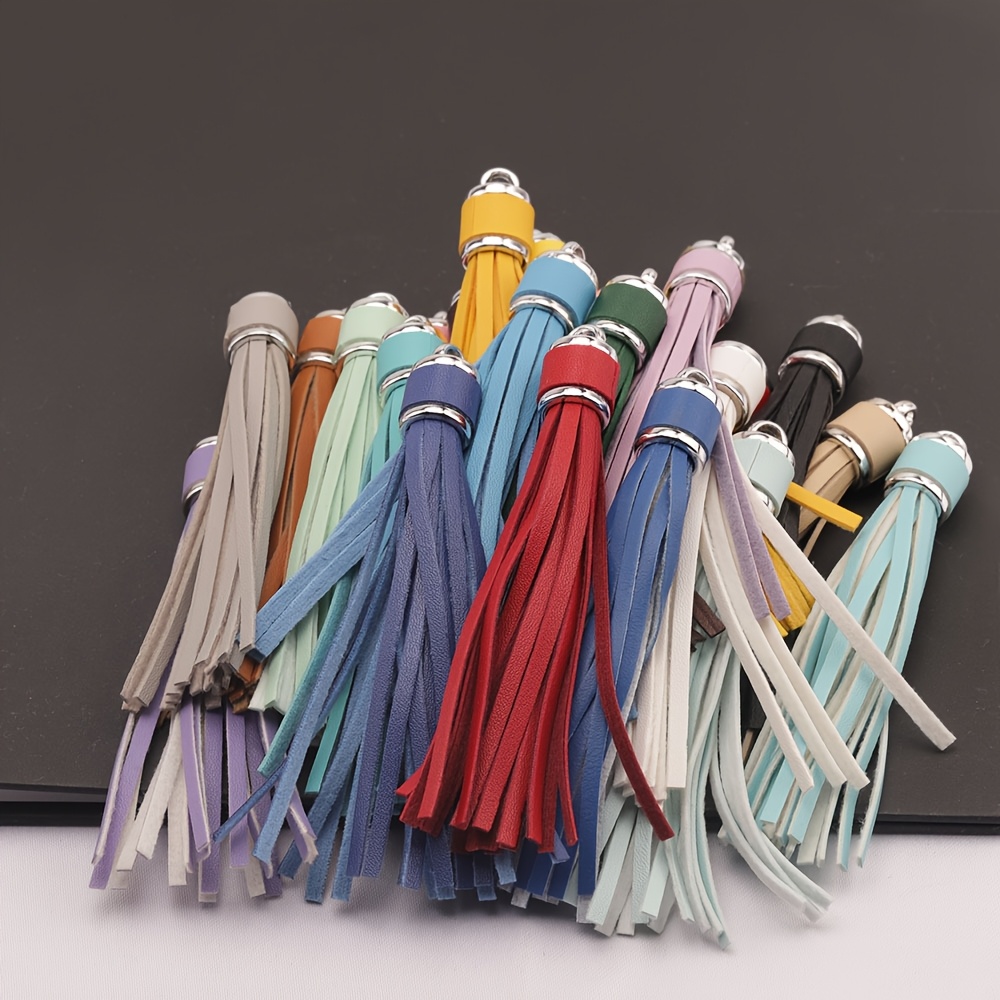 E-shop 20 Stück Kunstleder Quasten Schlüsselanhänger Set | Silberne Anhänger Schmuckzubehör für Armband/Taschenanhänger - Mehrfarbige PU Fransen Drops,