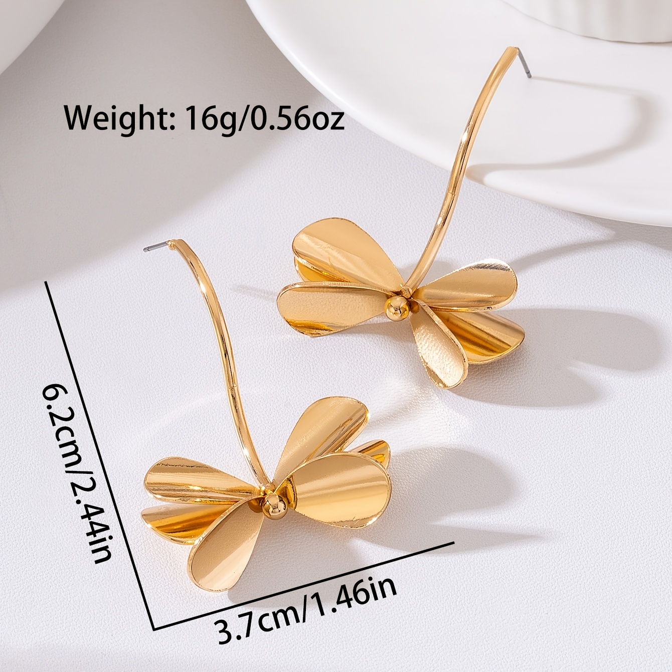 Women's Vintage Elegant Metal Line Floral Earrings