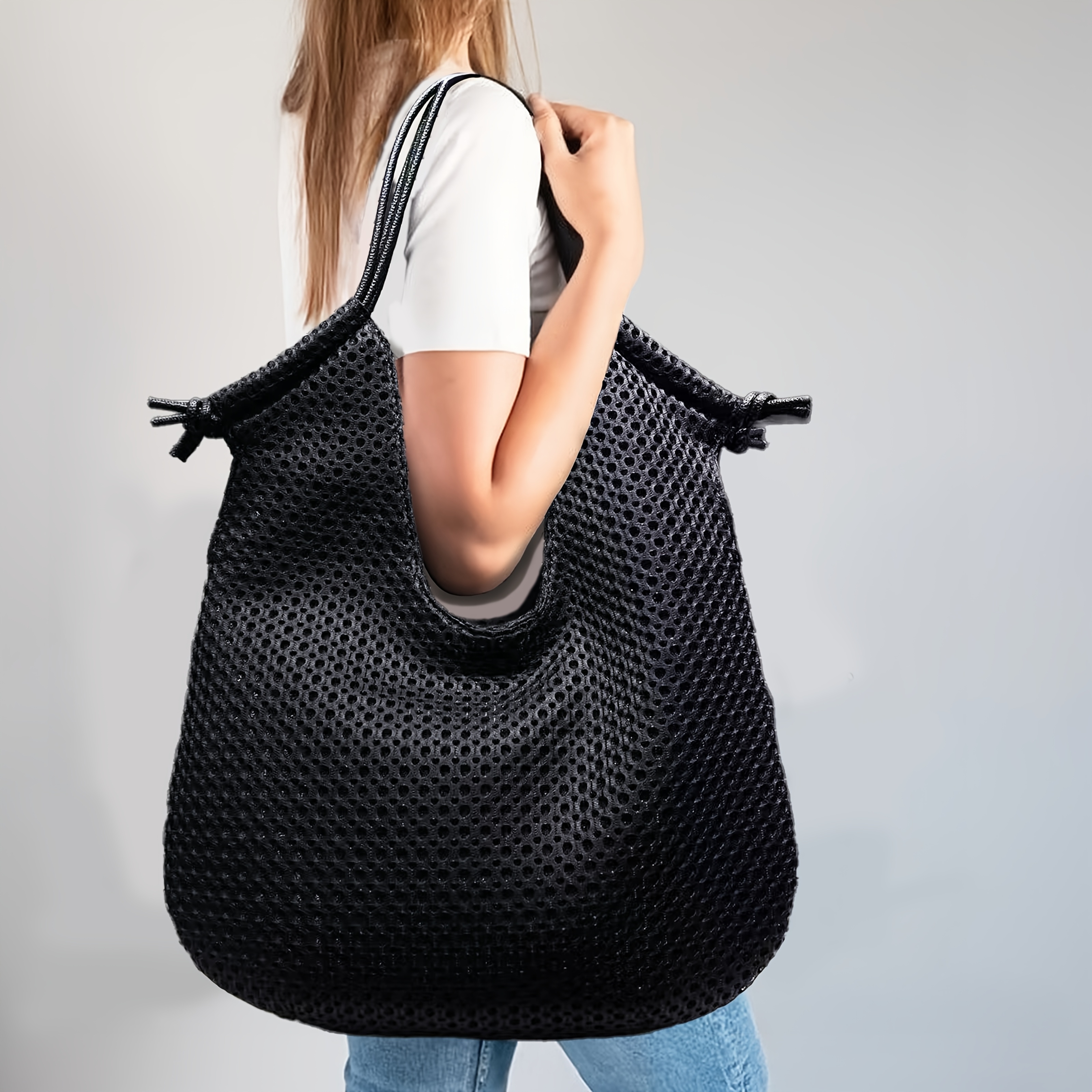 Image of A Stylish And Spacious Mesh Shoulder Bag For Women, Featuring A Vintage Street Style Suitable For Urban Settings, A Bag Ideal For Everyday Use And Vacations