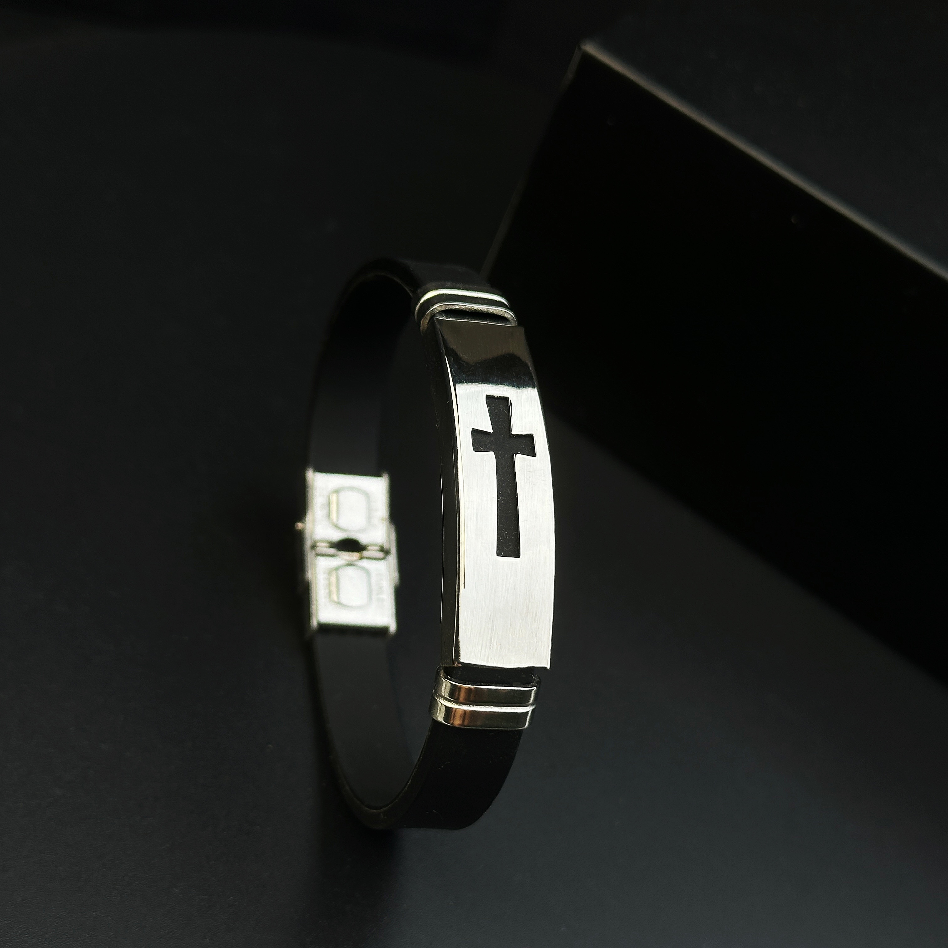 This New 304 Stainless Steel Men's Bracelet Features A Easy And Unique Adjustable Design, Wear