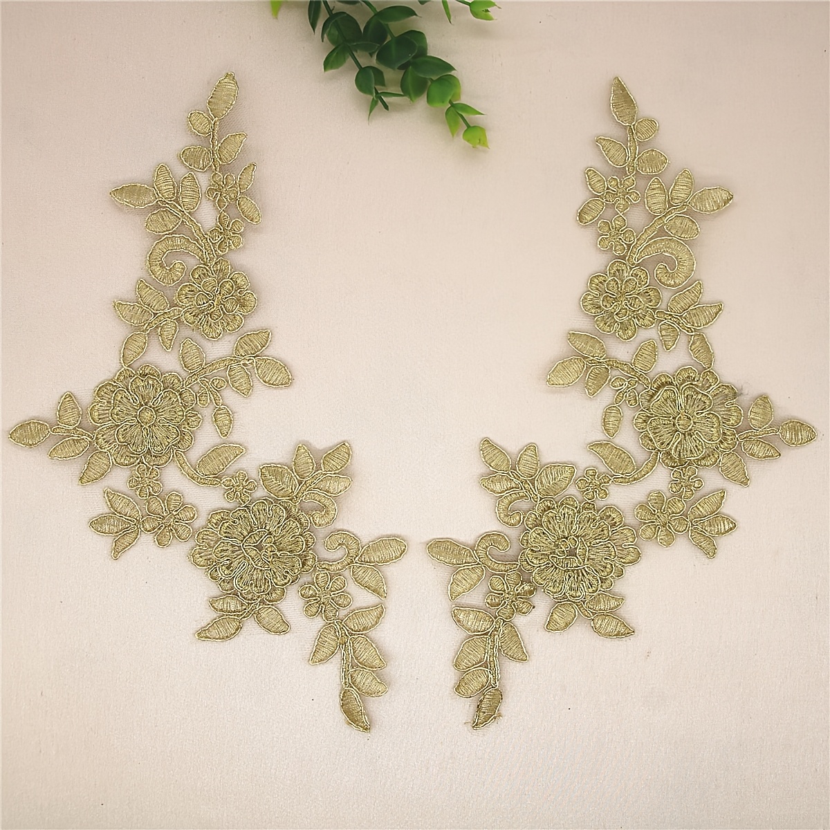 2pcs Water-Soluble Lace Flower Appliques for Dresses