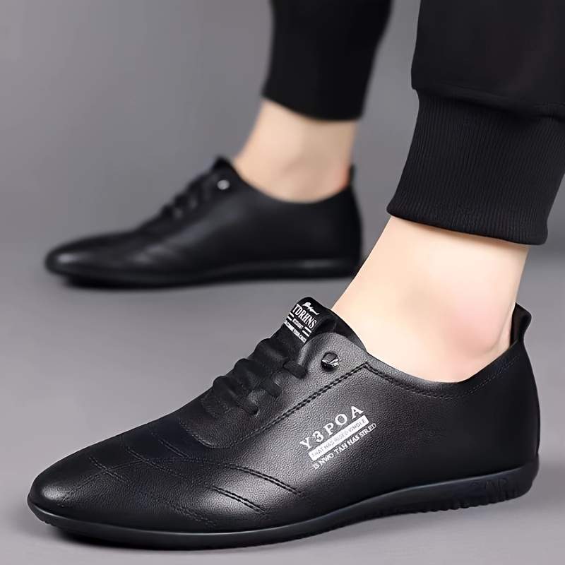 

Chaussures basses pour hommes - Ajustement universel - Chaussures décontractées à enfiler avec tige en PU , semelle intérieure et doublure en tissu, et semelle en caoutchouc